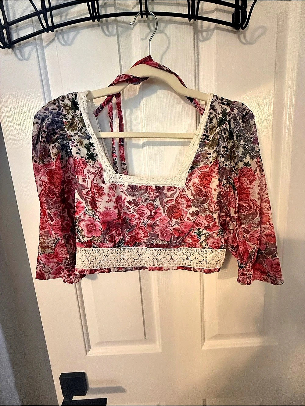 Hope & Ivy Floral Lace Trim Cropped Blouse in Pink & White Size 10
